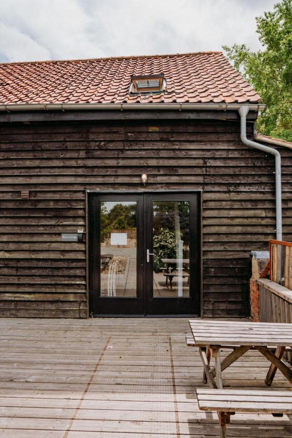 Creeksea Place Barns Burnham-on-Crouch Экстерьер фото