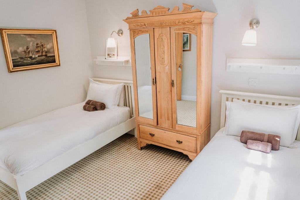 Creeksea Place Barns Burnham-on-Crouch Экстерьер фото