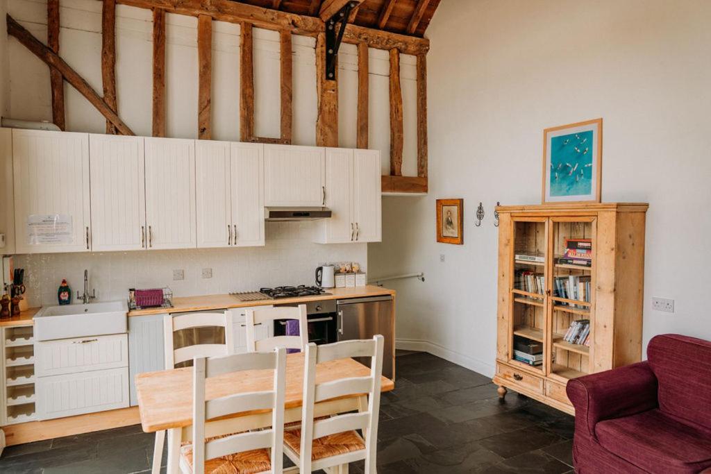 Creeksea Place Barns Burnham-on-Crouch Экстерьер фото